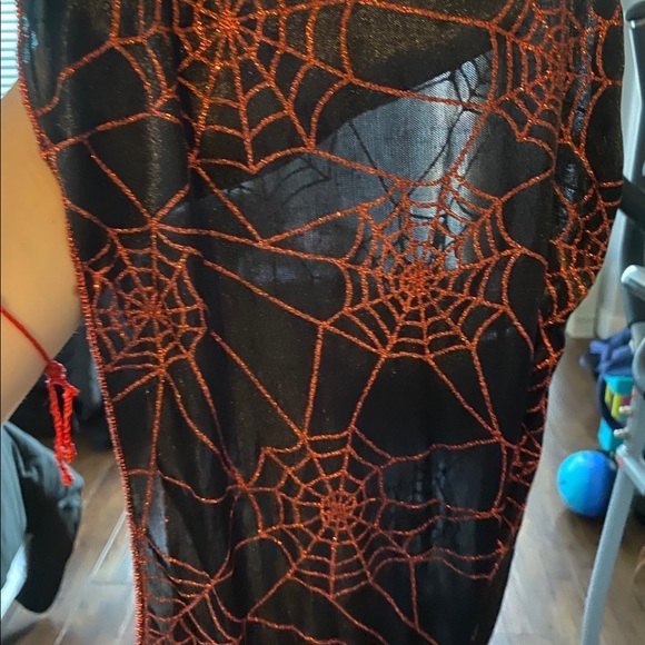 Spiderweb cape - Picture 2 of 2